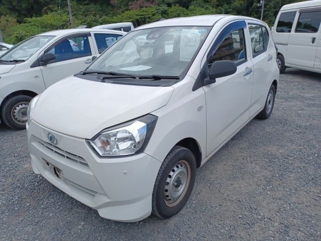 7954 Daihatsu Mira e s LA350S 2018 г. (LUM Kobe Nyusatsu)